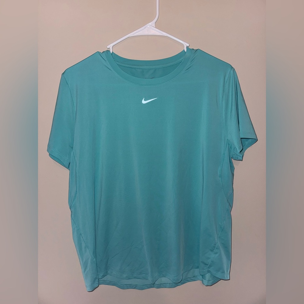 Nike Women's Teal Short Sleeve Tee